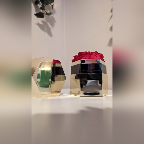 the million roses Gold Exagon Box - Picture 4 of 6